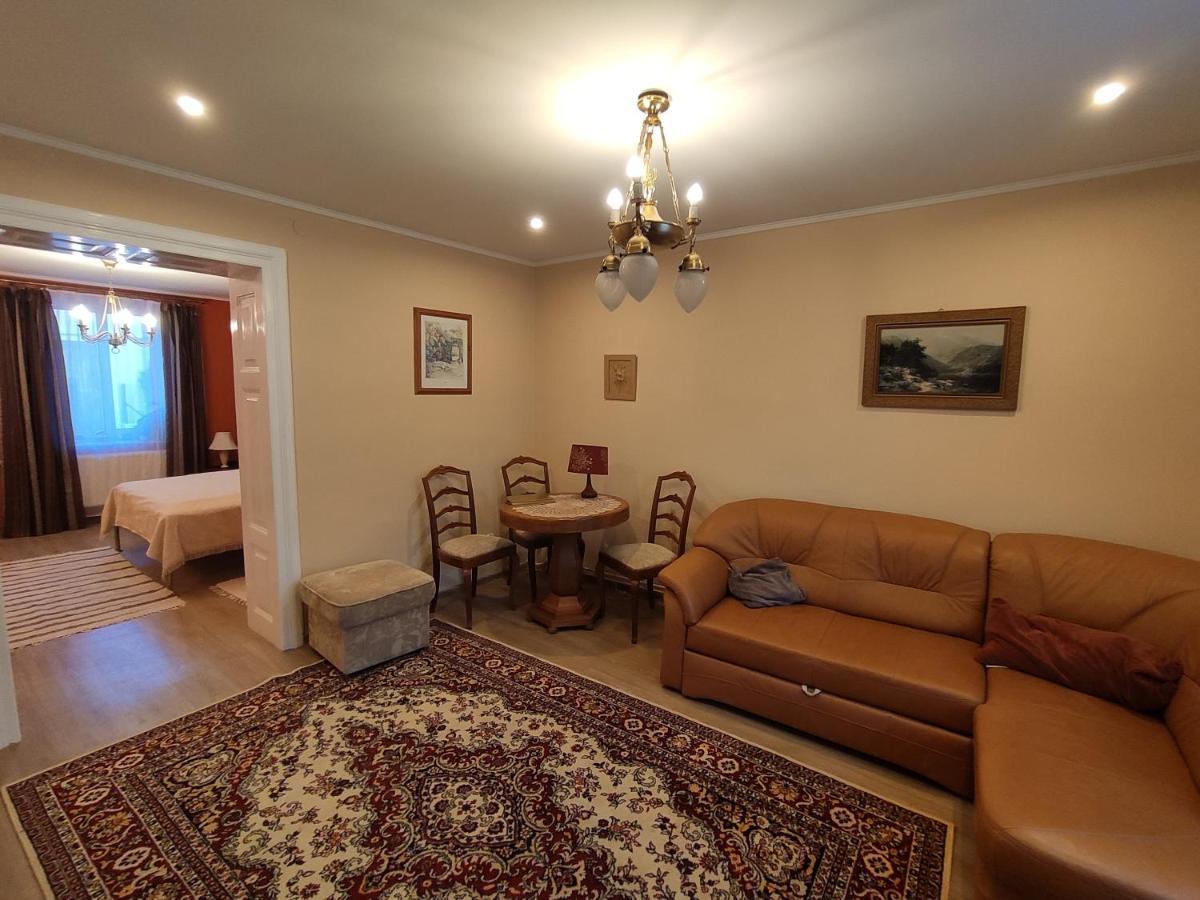 Apartamento Dom Pod Zegarem Przemyśl Exterior foto
