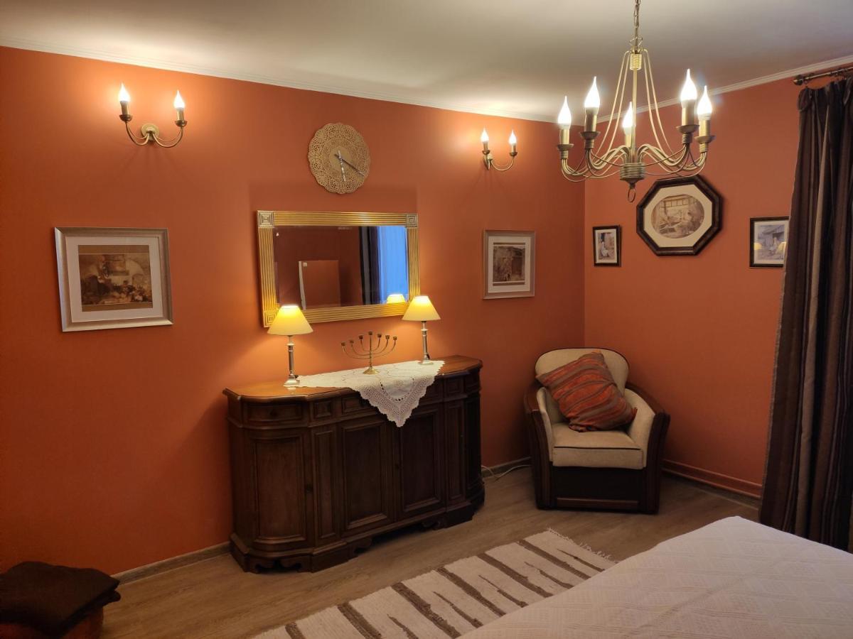 Apartamento Dom Pod Zegarem Przemyśl Exterior foto