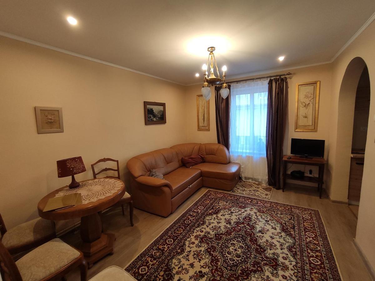 Apartamento Dom Pod Zegarem Przemyśl Exterior foto