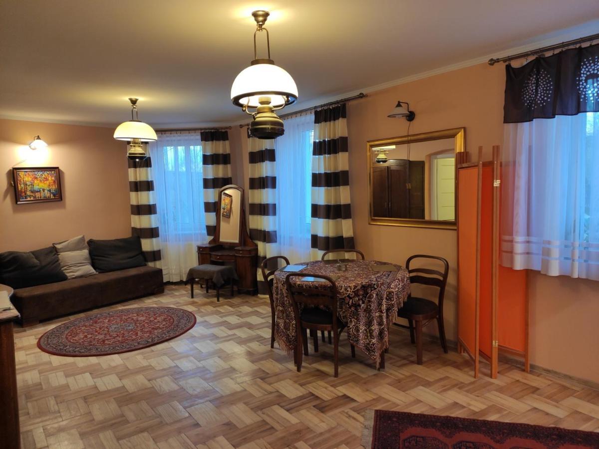 Apartamento Dom Pod Zegarem Przemyśl Exterior foto