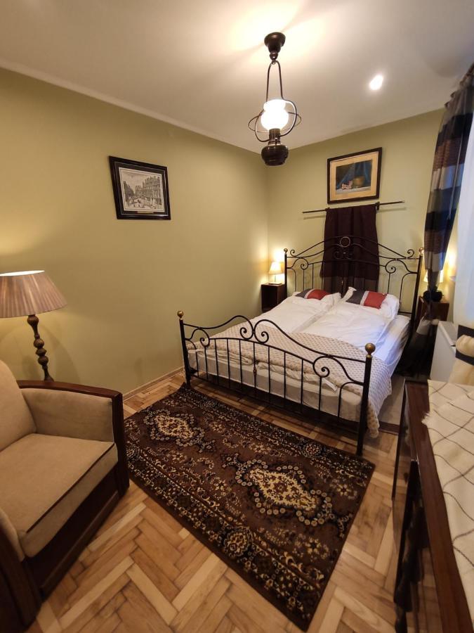 Apartamento Dom Pod Zegarem Przemyśl Exterior foto