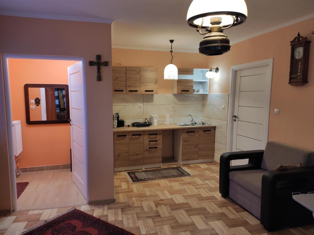 Apartamento Dom Pod Zegarem Przemyśl Exterior foto