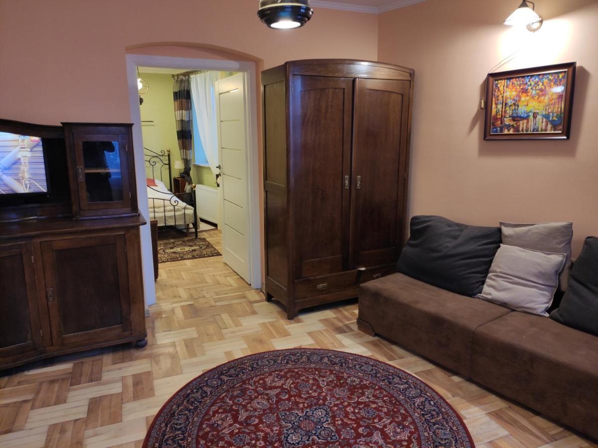 Apartamento Dom Pod Zegarem Przemyśl Exterior foto