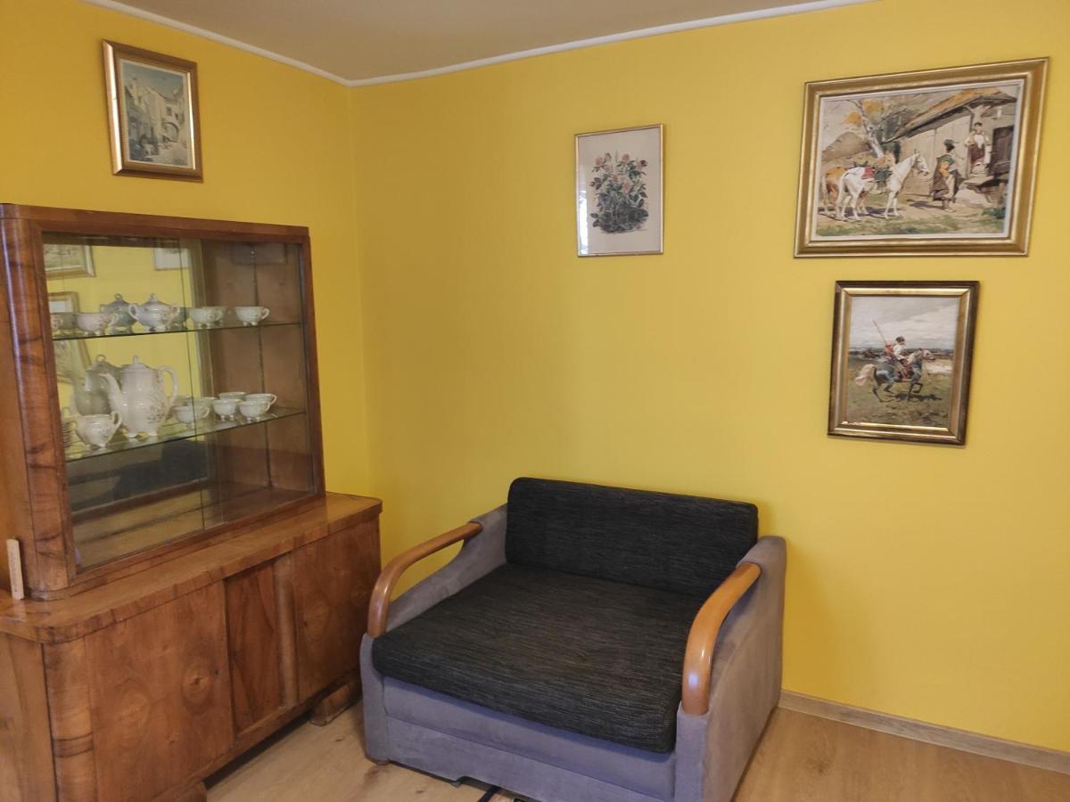 Apartamento Dom Pod Zegarem Przemyśl Exterior foto