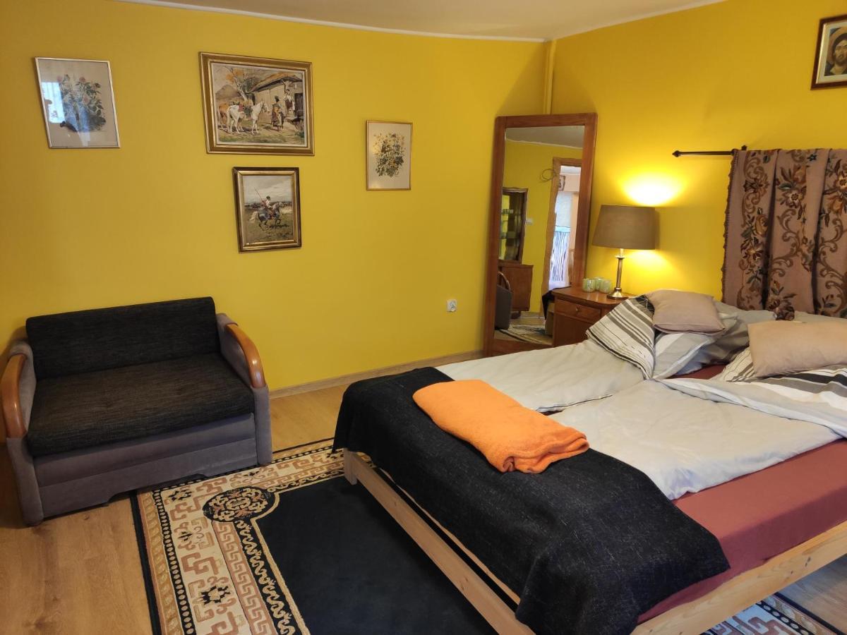 Apartamento Dom Pod Zegarem Przemyśl Exterior foto