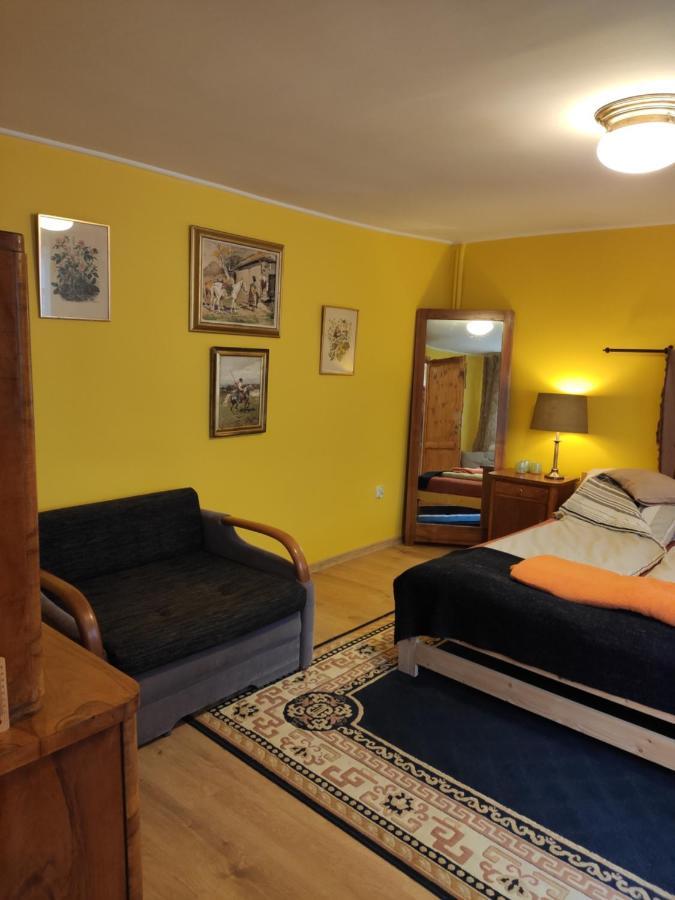 Apartamento Dom Pod Zegarem Przemyśl Exterior foto
